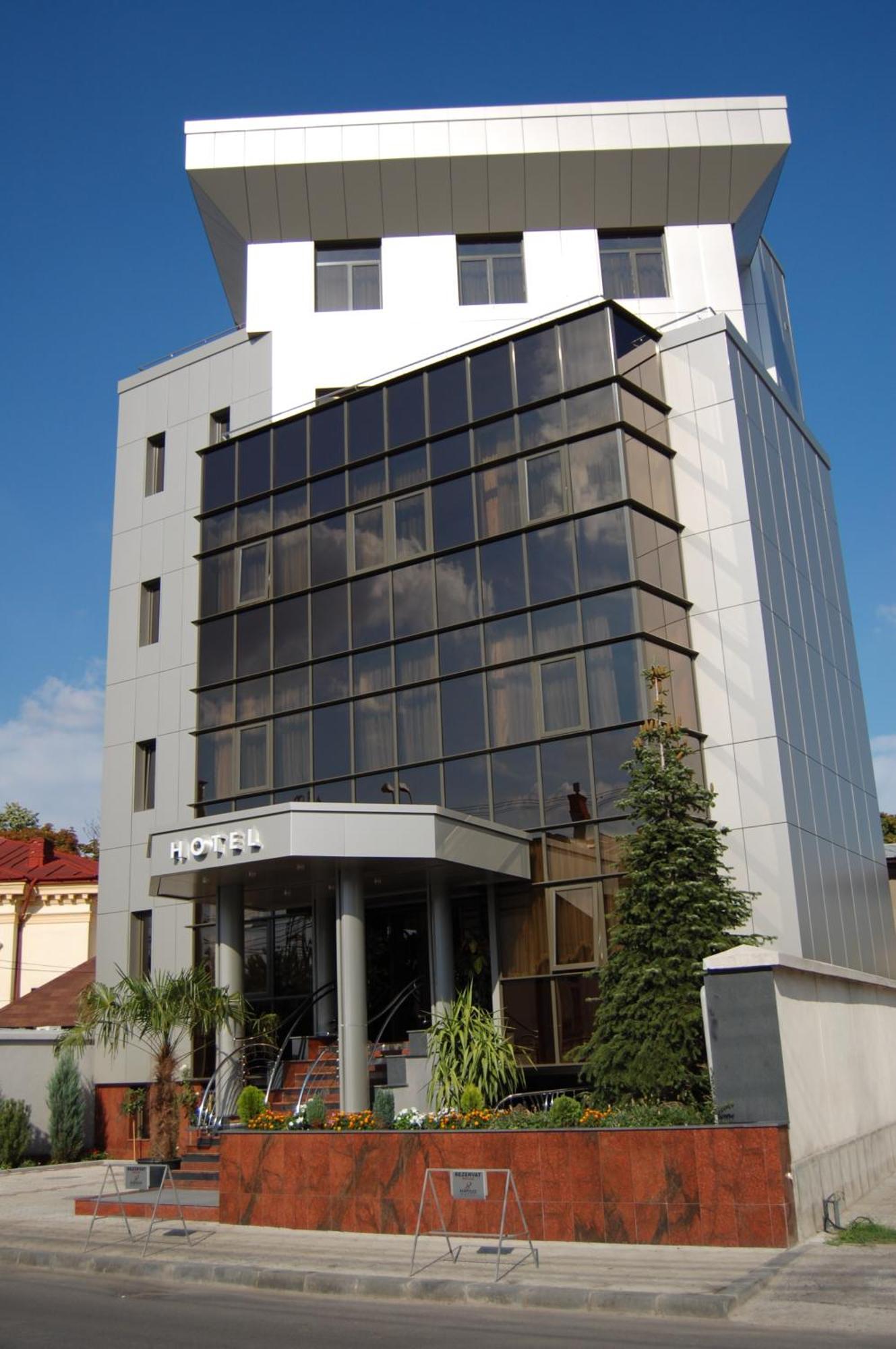 Acapulco Hotel Ploiesti Exterior photo